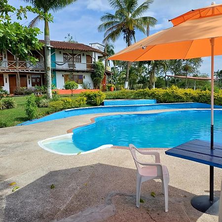 Finca Hotel Palmas Frente A Panaca Quimbaya Zewnętrze zdjęcie
